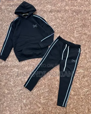 Tracksuit Mfalme Wa Mtaa (Street King)