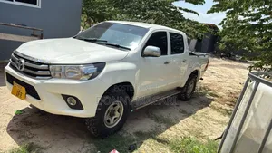 Toyota Hilux 2015 White