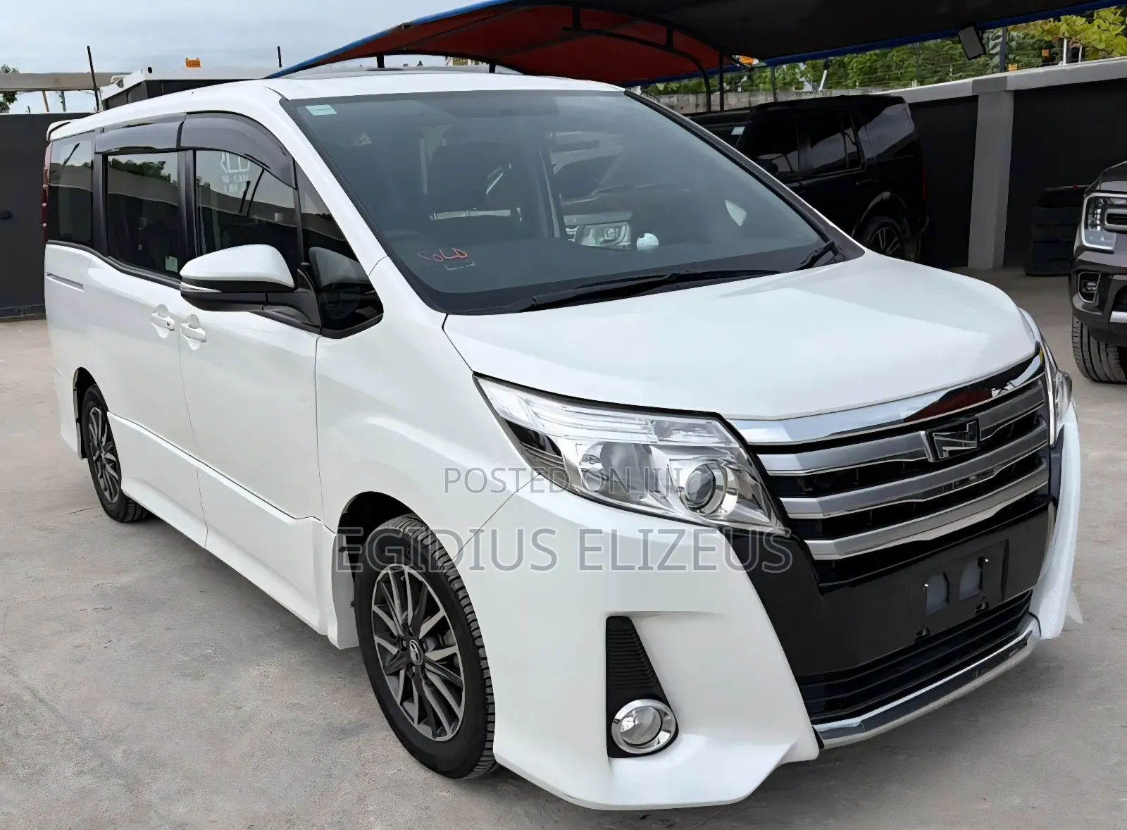 Toyota Noah 2014 White