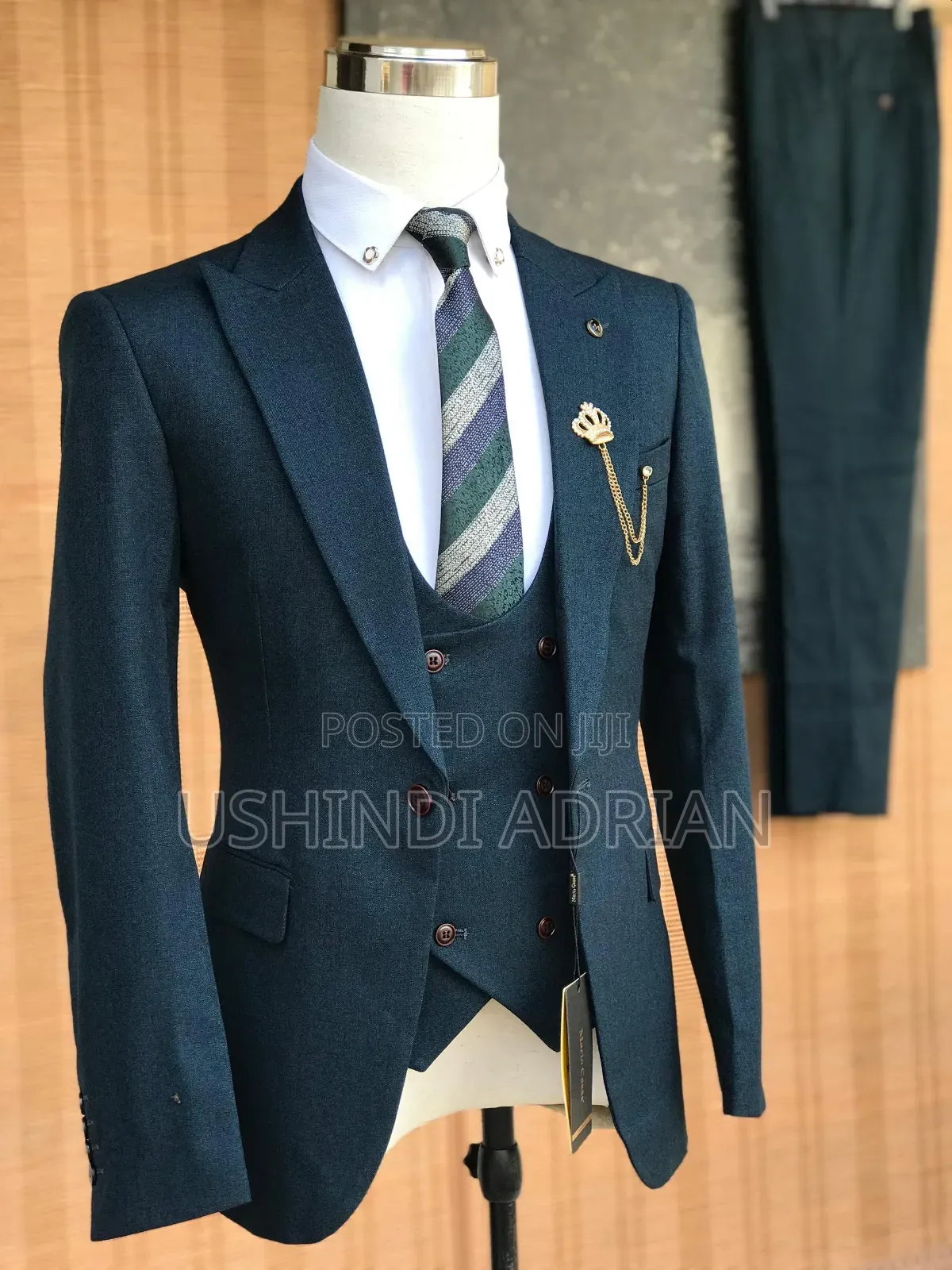 Suti Ya Muonekano Safi–Smart Suit