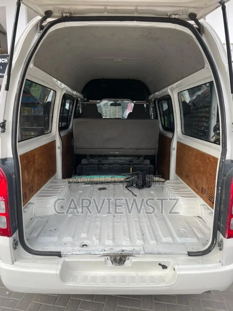 Toyota Quantum 2008 White