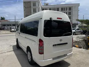 Toyota Quantum 2008 White
