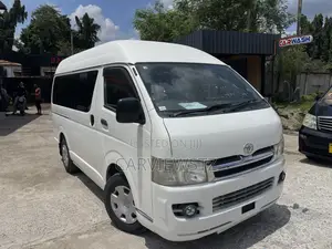 Toyota Quantum 2008 White