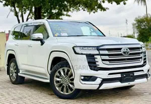Toyota Land Cruiser 2024 White