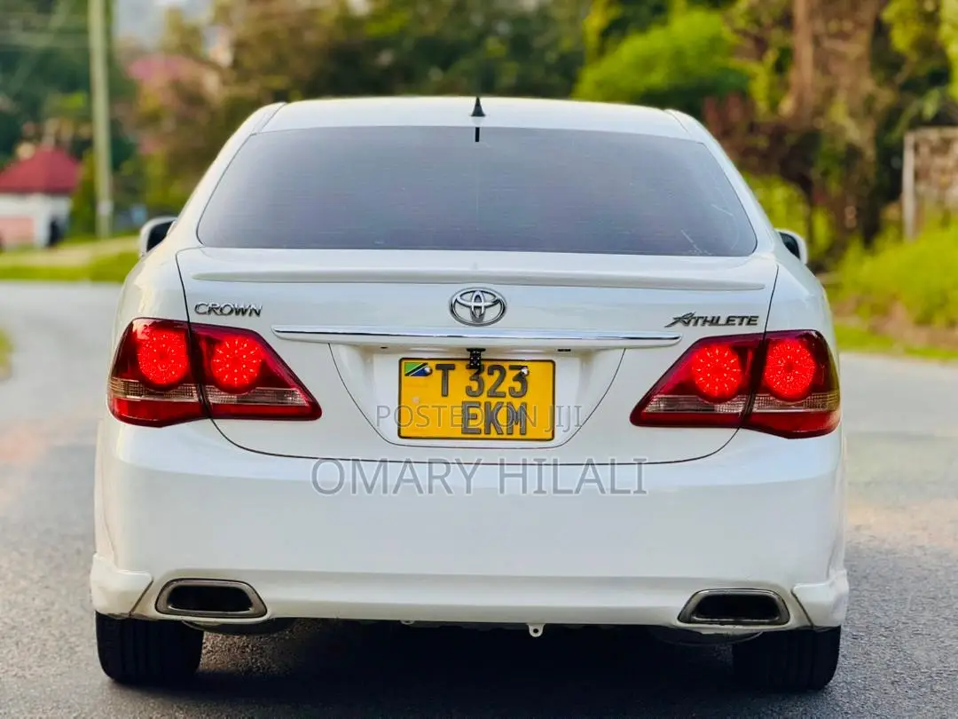 Toyota Crown 2009 White