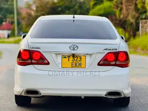 Toyota Crown 2009 White
