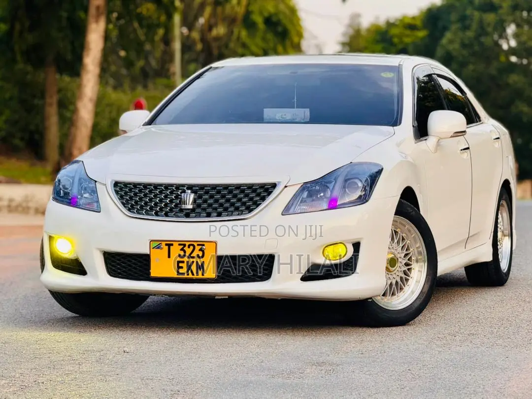 Toyota Crown 2009 White