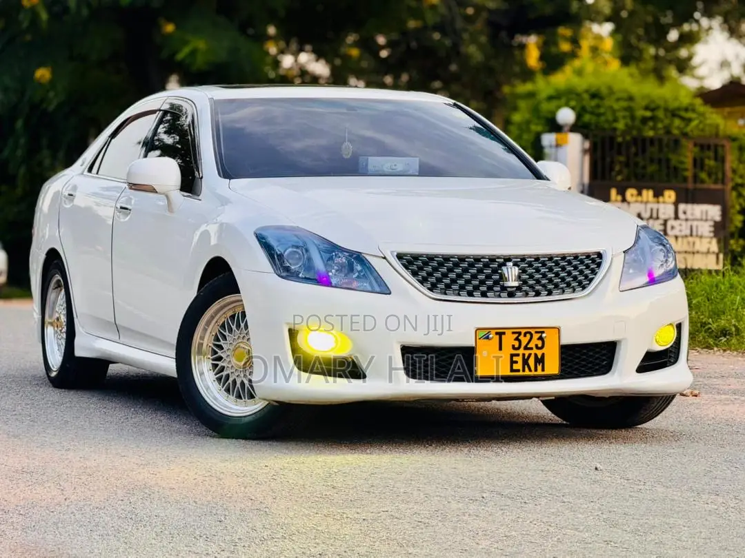 Toyota Crown 2009 White