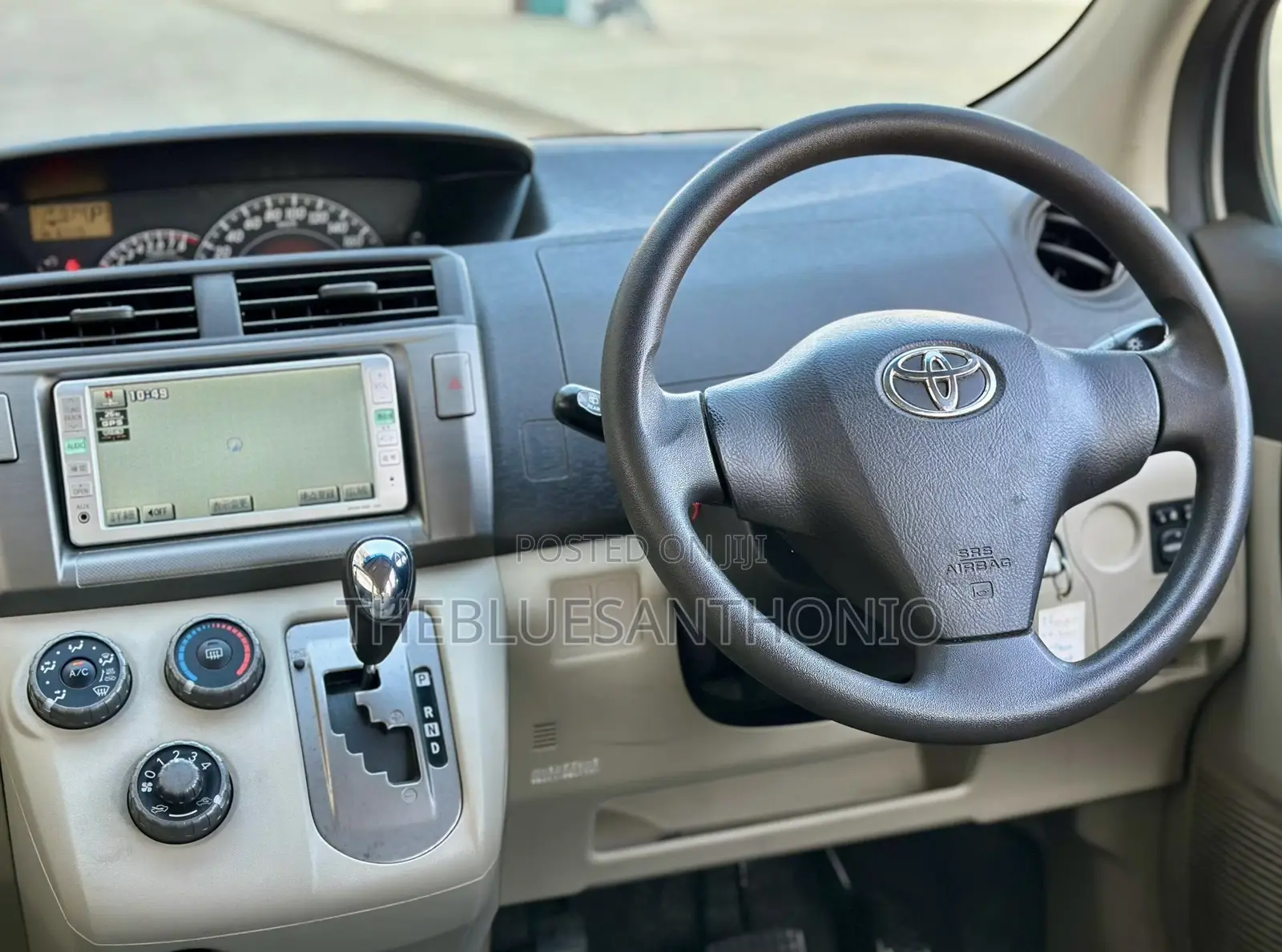 Toyota Passo Sette 2009 Silver
