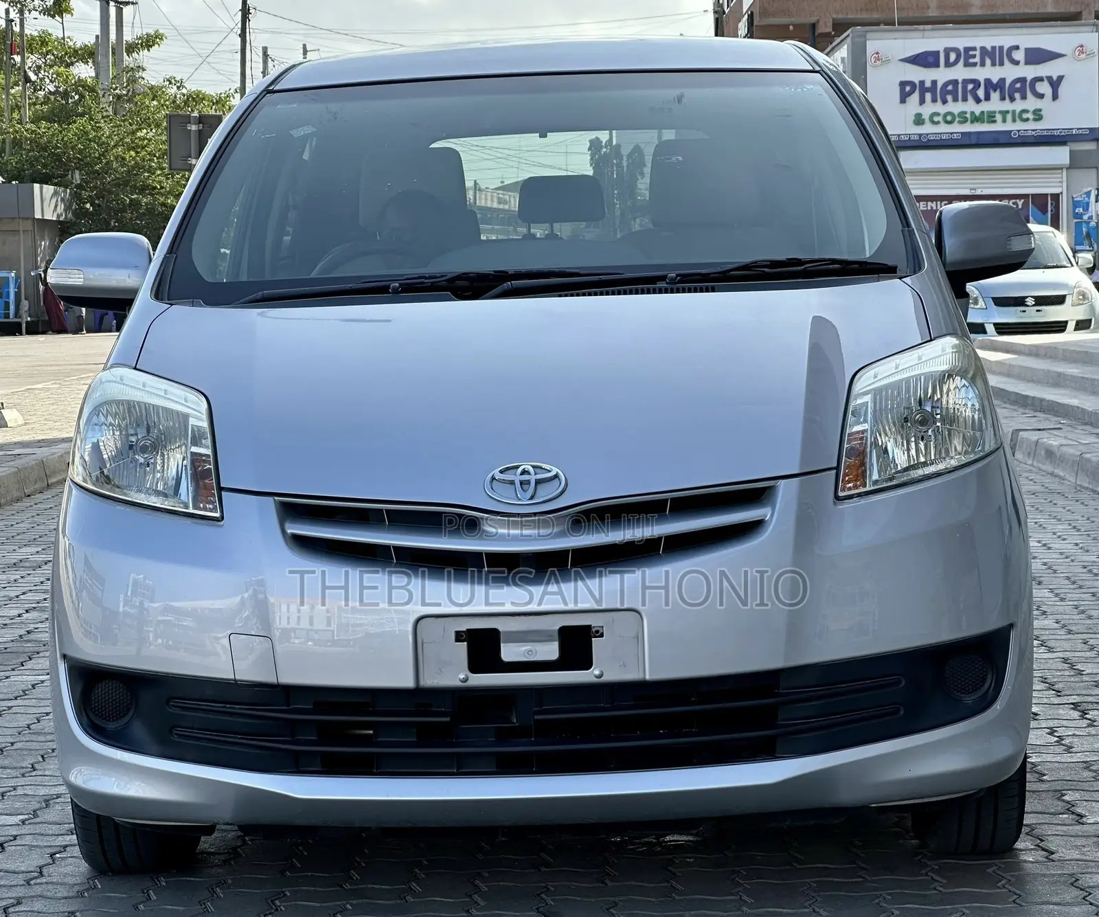 Toyota Passo Sette 2009 Silver