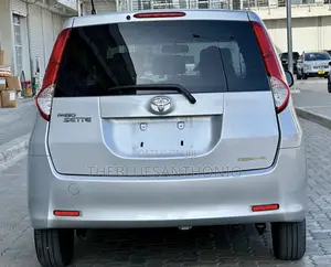 Toyota Passo Sette 2009 Silver