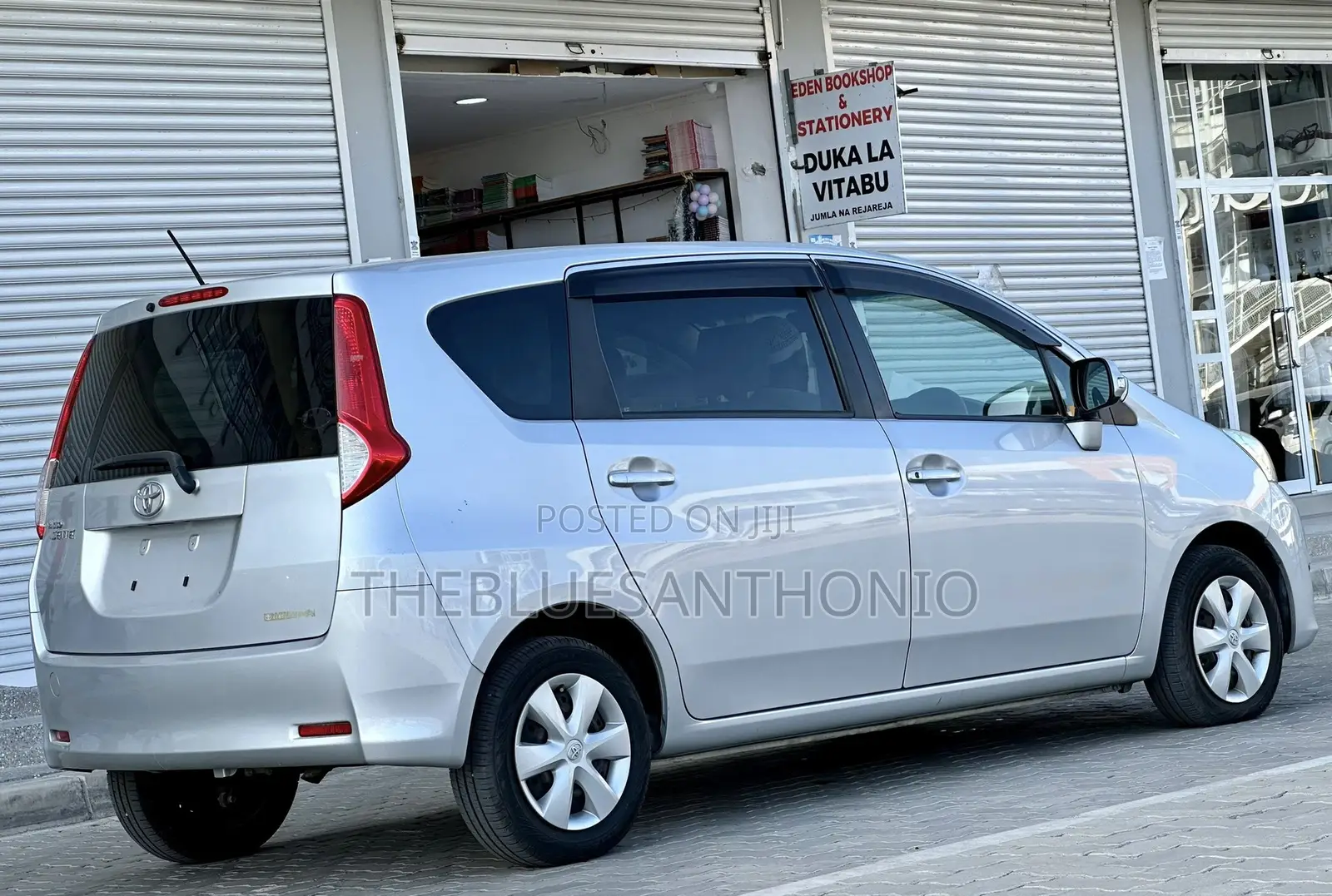 Toyota Passo Sette 2009 Silver