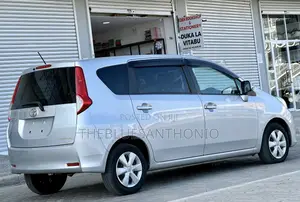 Toyota Passo Sette 2009 Silver
