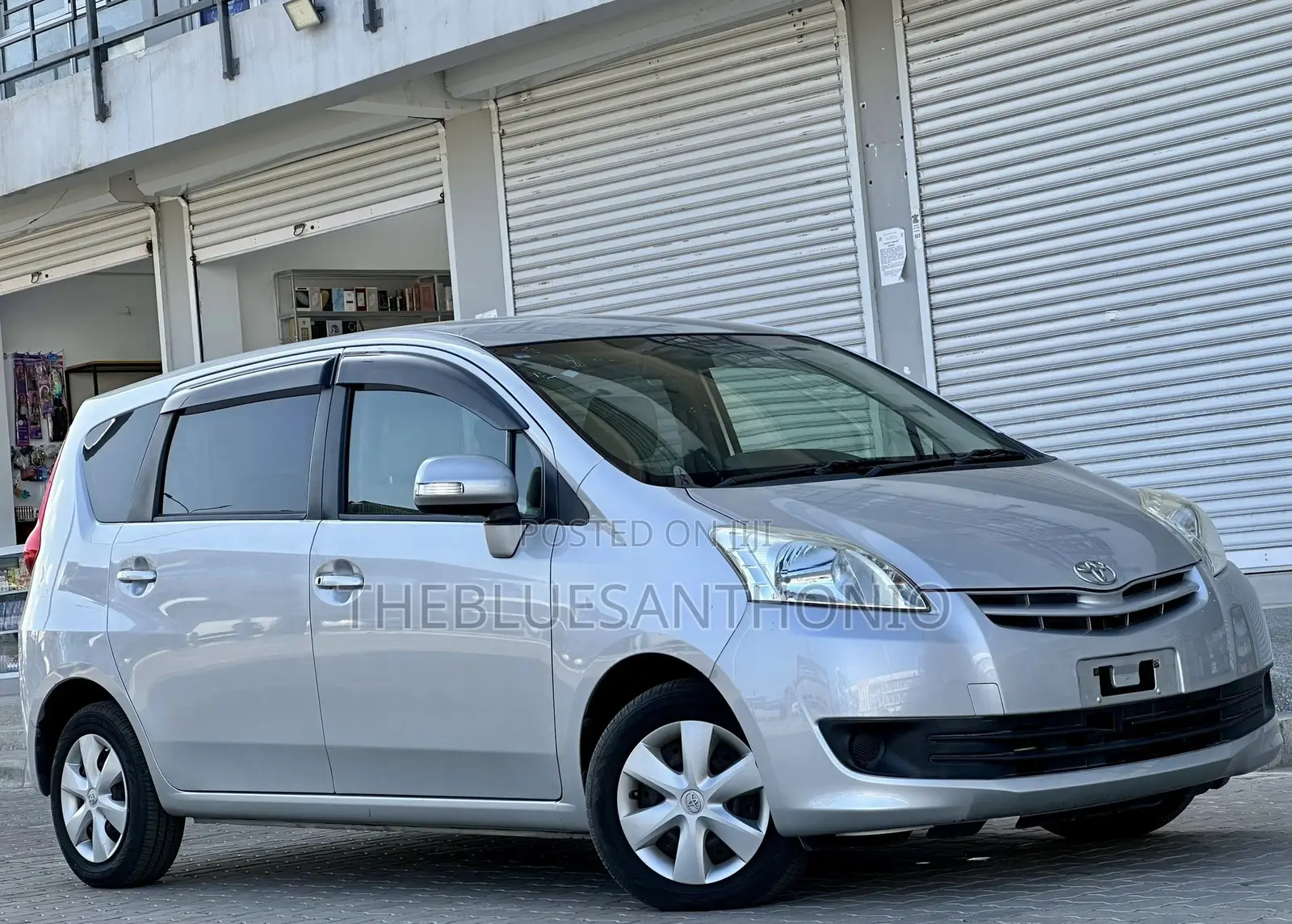 Toyota Passo Sette 2009 Silver