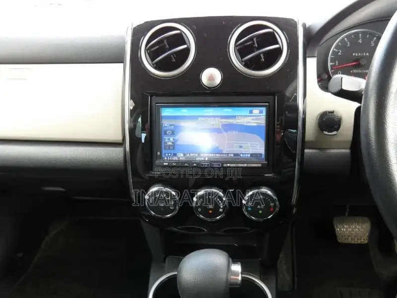 Mazda Verisa 2011 Silver