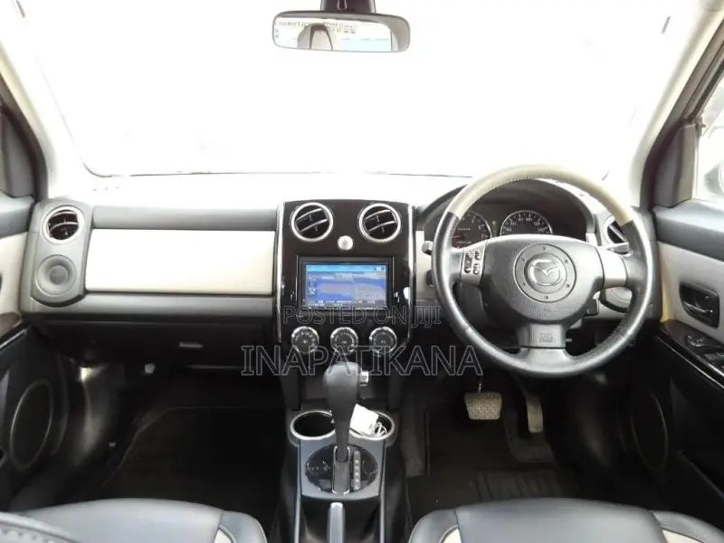 Mazda Verisa 2011 Silver