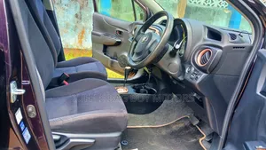 Toyota Vitz 2014 Maroon