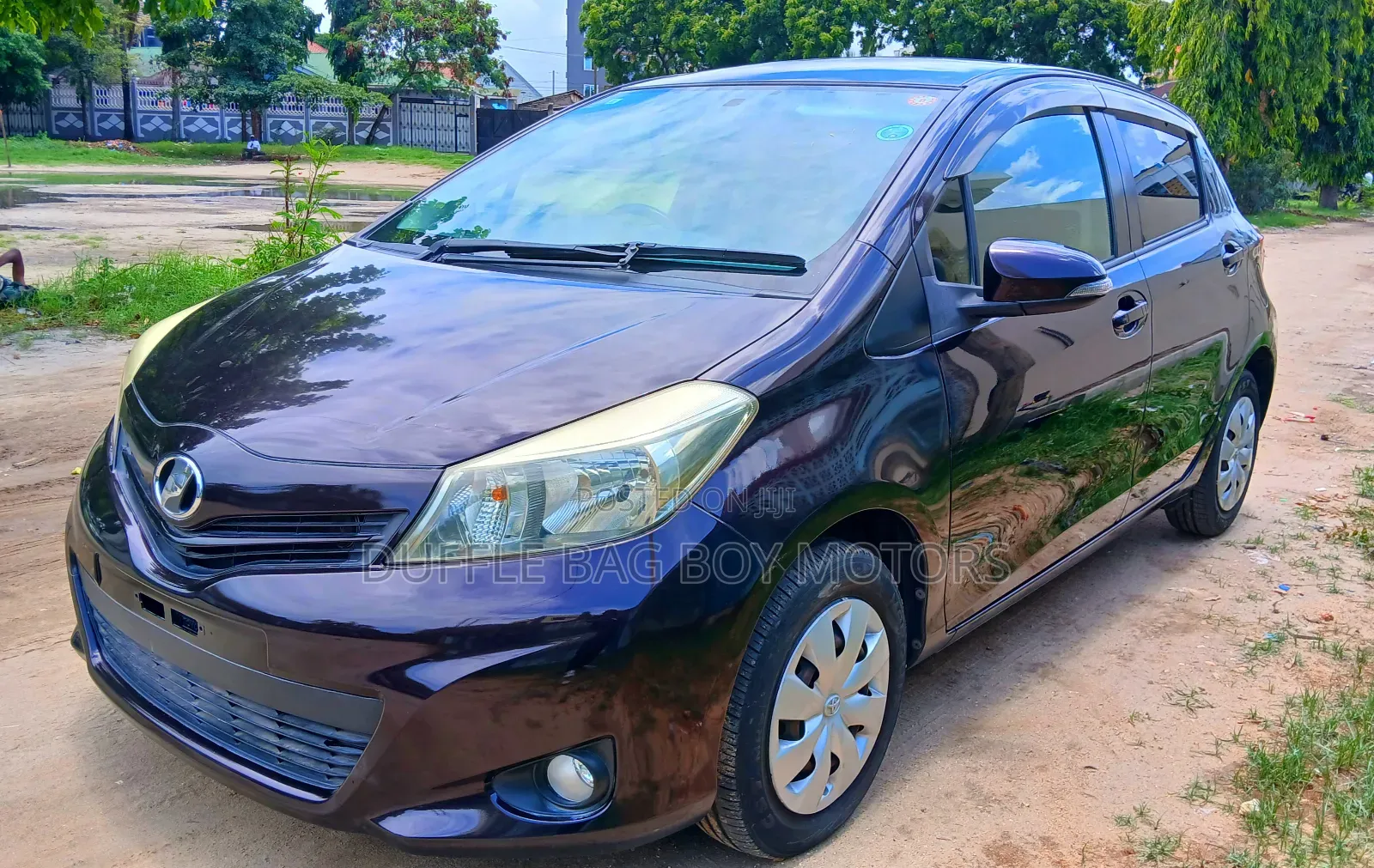Toyota Vitz 2014 Maroon