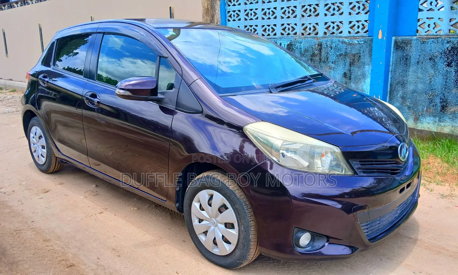 Toyota Vitz 2014 Maroon