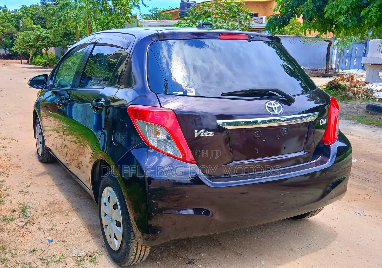 Toyota Vitz 2014 Maroon
