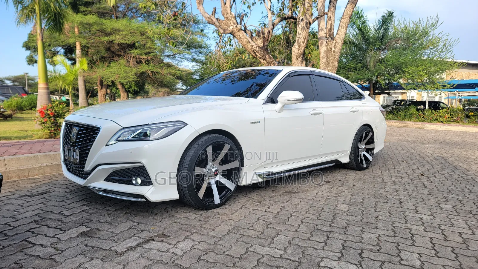 Toyota Crown 2018 White