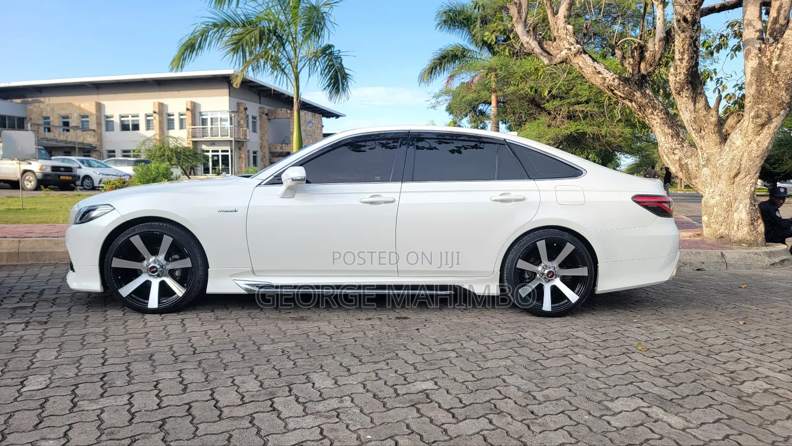 Toyota Crown 2018 White