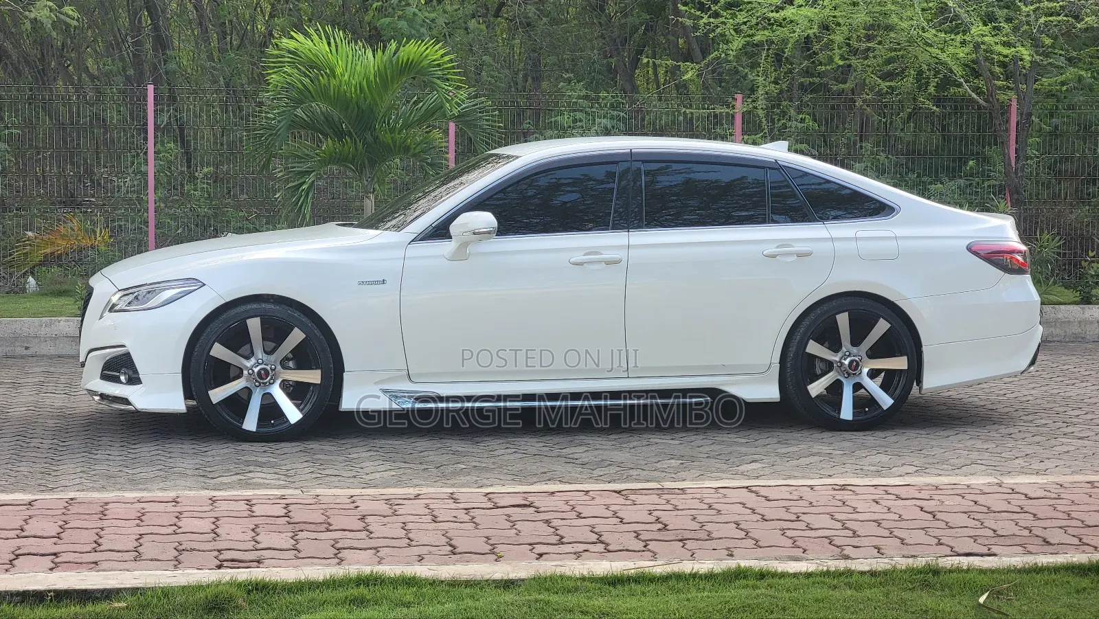 Toyota Crown 2018 White