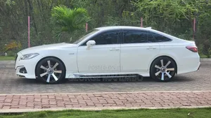 Toyota Crown 2018 White