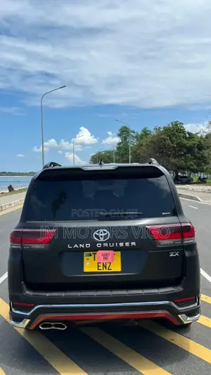 Toyota Land Cruiser 2024 Black