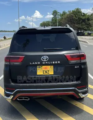 Toyota Land Cruiser LC300 2024 Matt Black