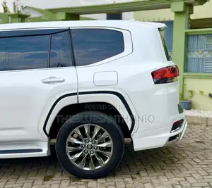 Toyota Land Cruiser 2024 White