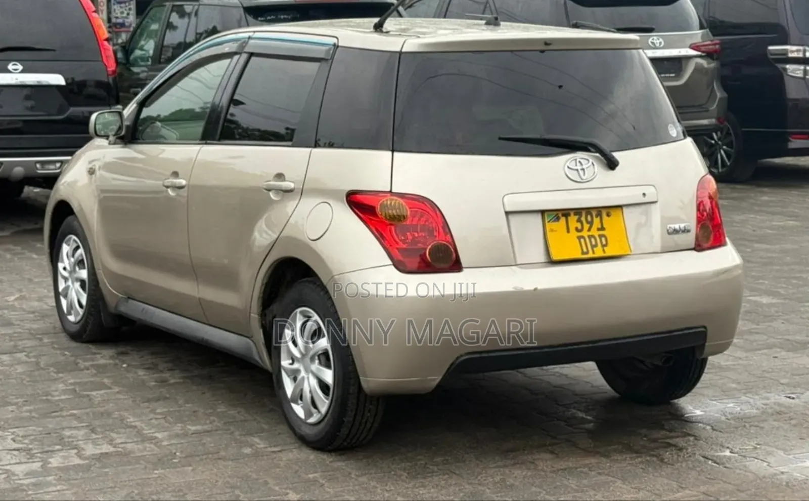 Toyota IST 2004 Gold