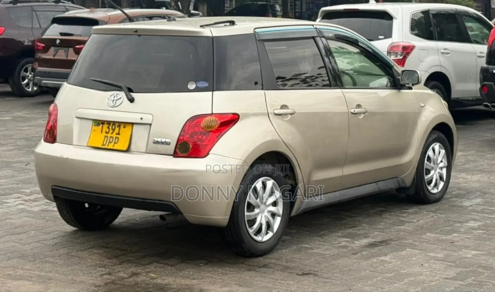 Toyota IST 2004 Gold