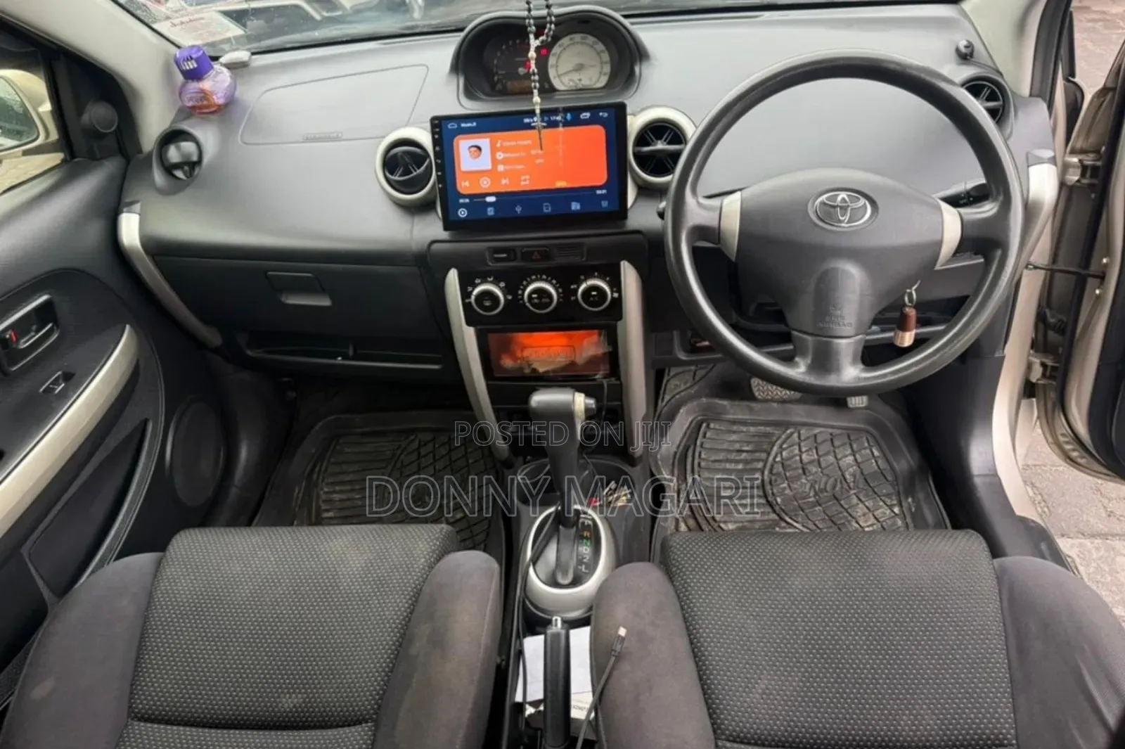 Toyota IST 2004 Gold