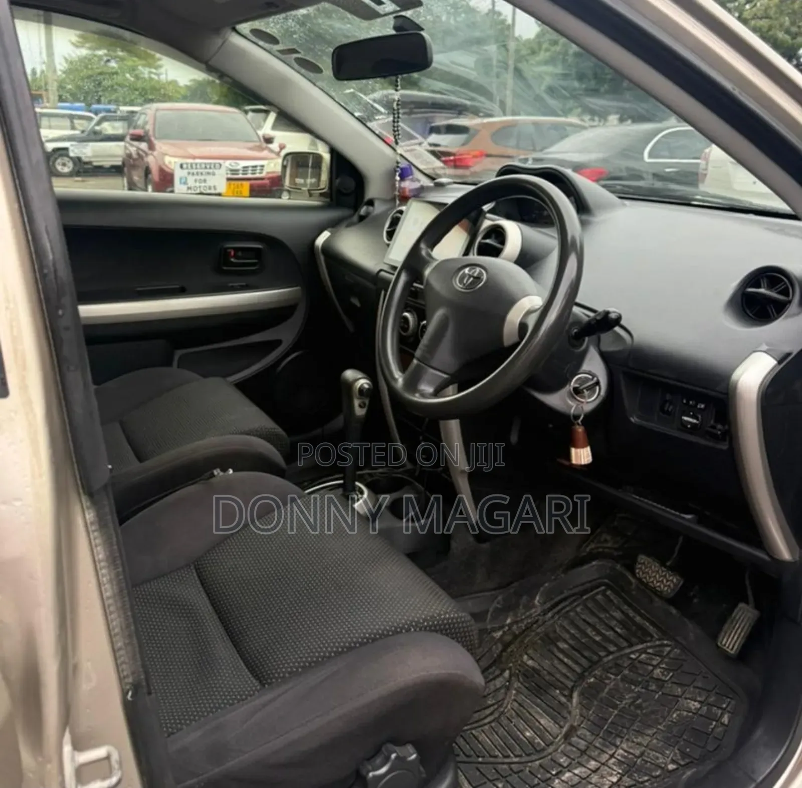 Toyota IST 2004 Gold