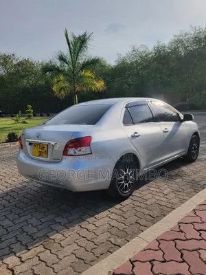 Toyota Belta 2006 Silver
