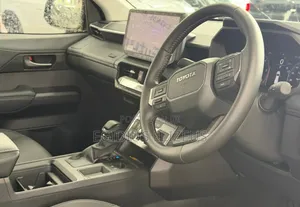 New Toyota Hilux 2025 Gray