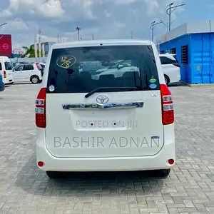Toyota Noah 2.0 158hp AWD (7 Seater) 2012 White