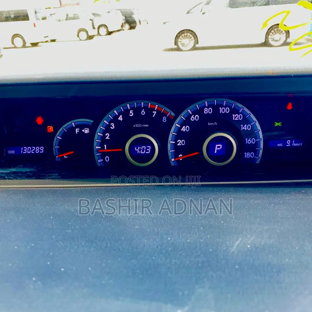 Toyota Noah 2.0 158hp AWD (7 Seater) 2012 White