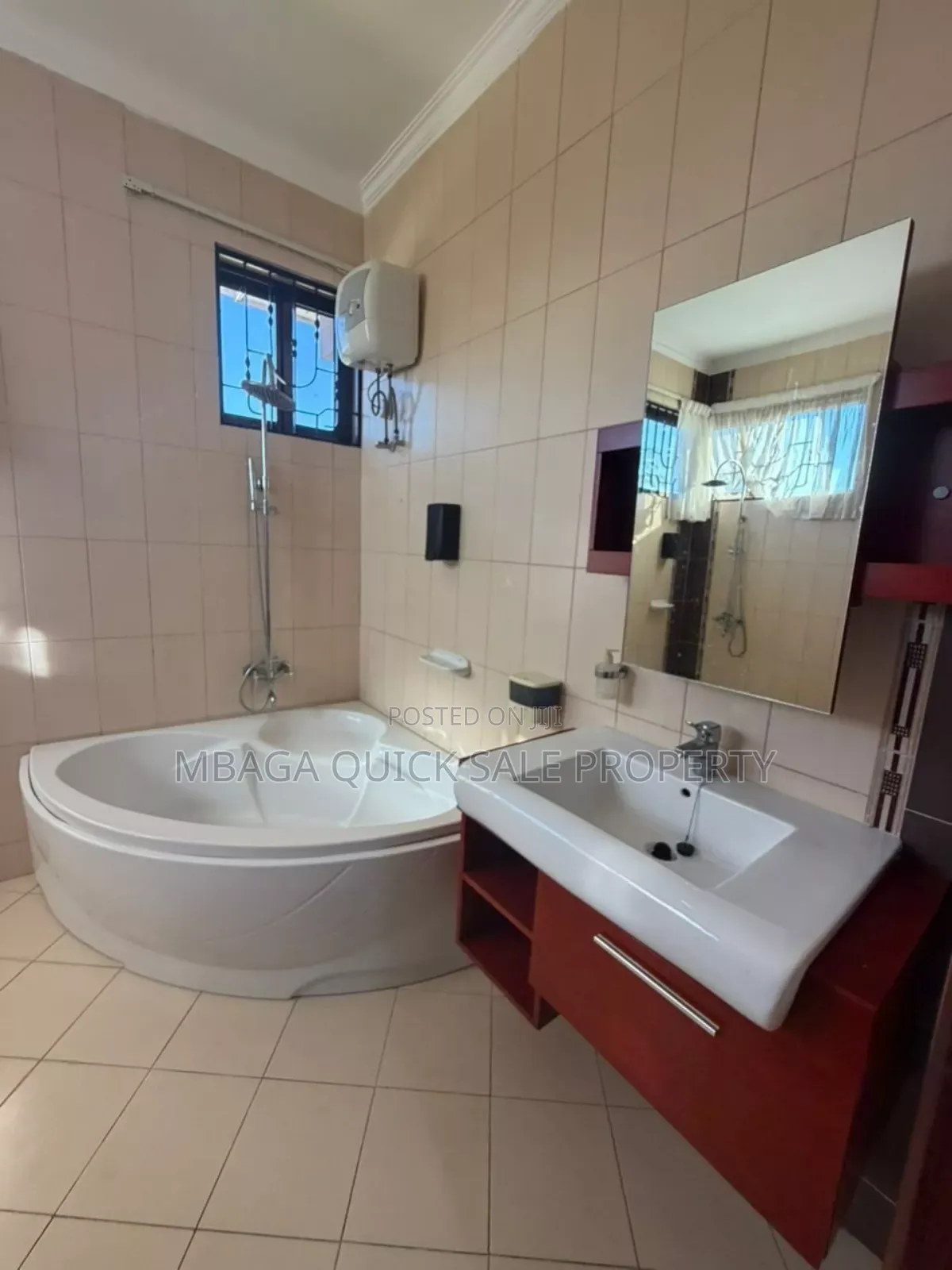 6bdrm House in Boko, Bunju for rent