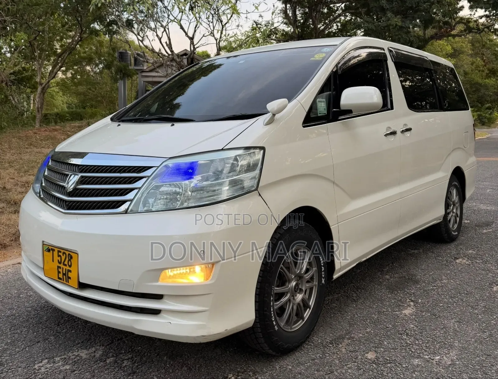 Toyota Alphard 2006 White