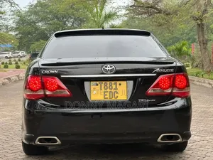 Toyota Crown 2009 Black