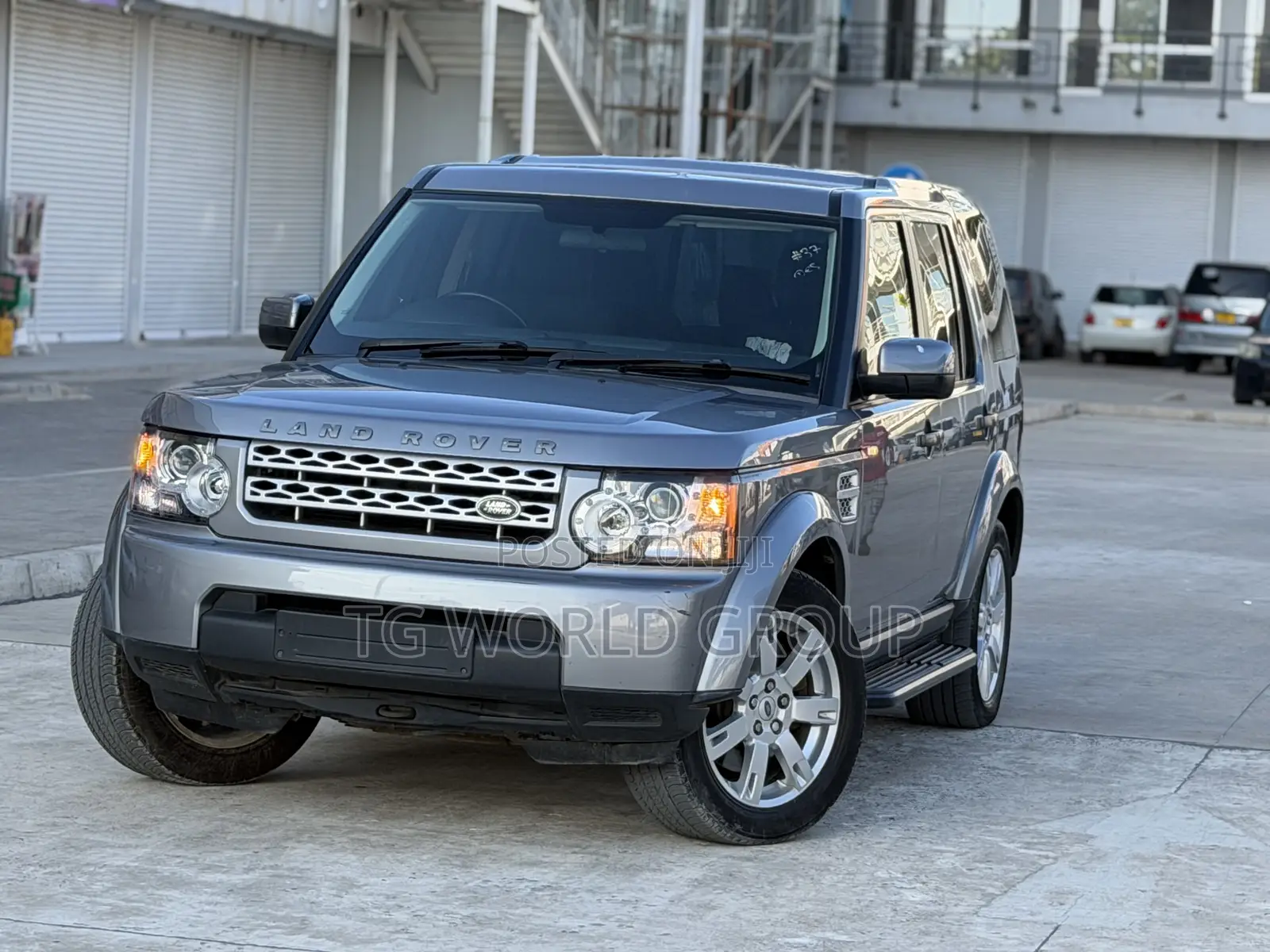 Land Rover Discovery 2012 Gray