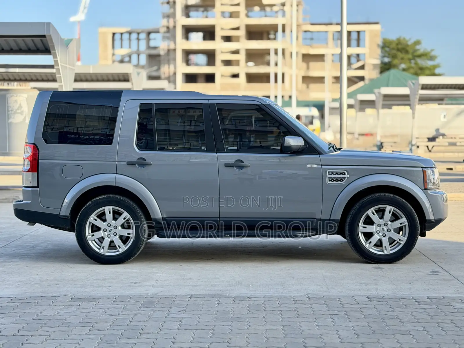 Land Rover Discovery 2012 Gray