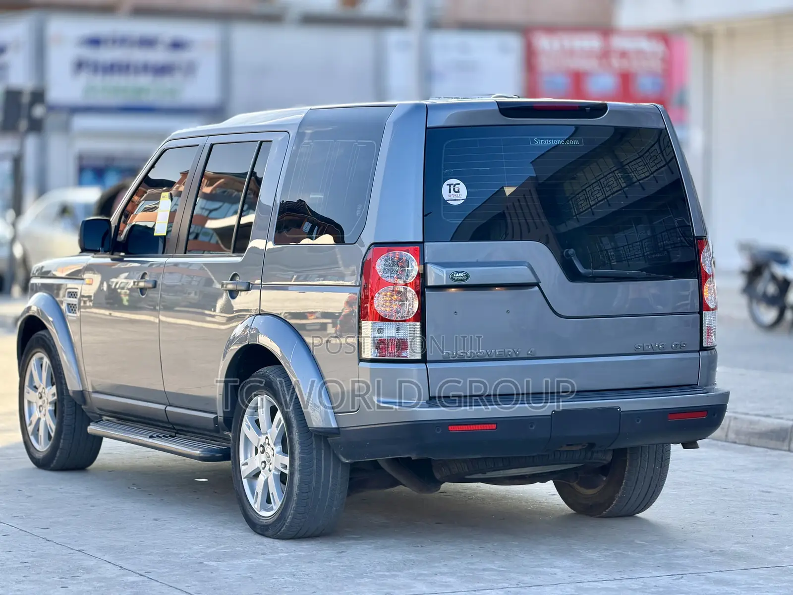 Land Rover Discovery 2012 Gray