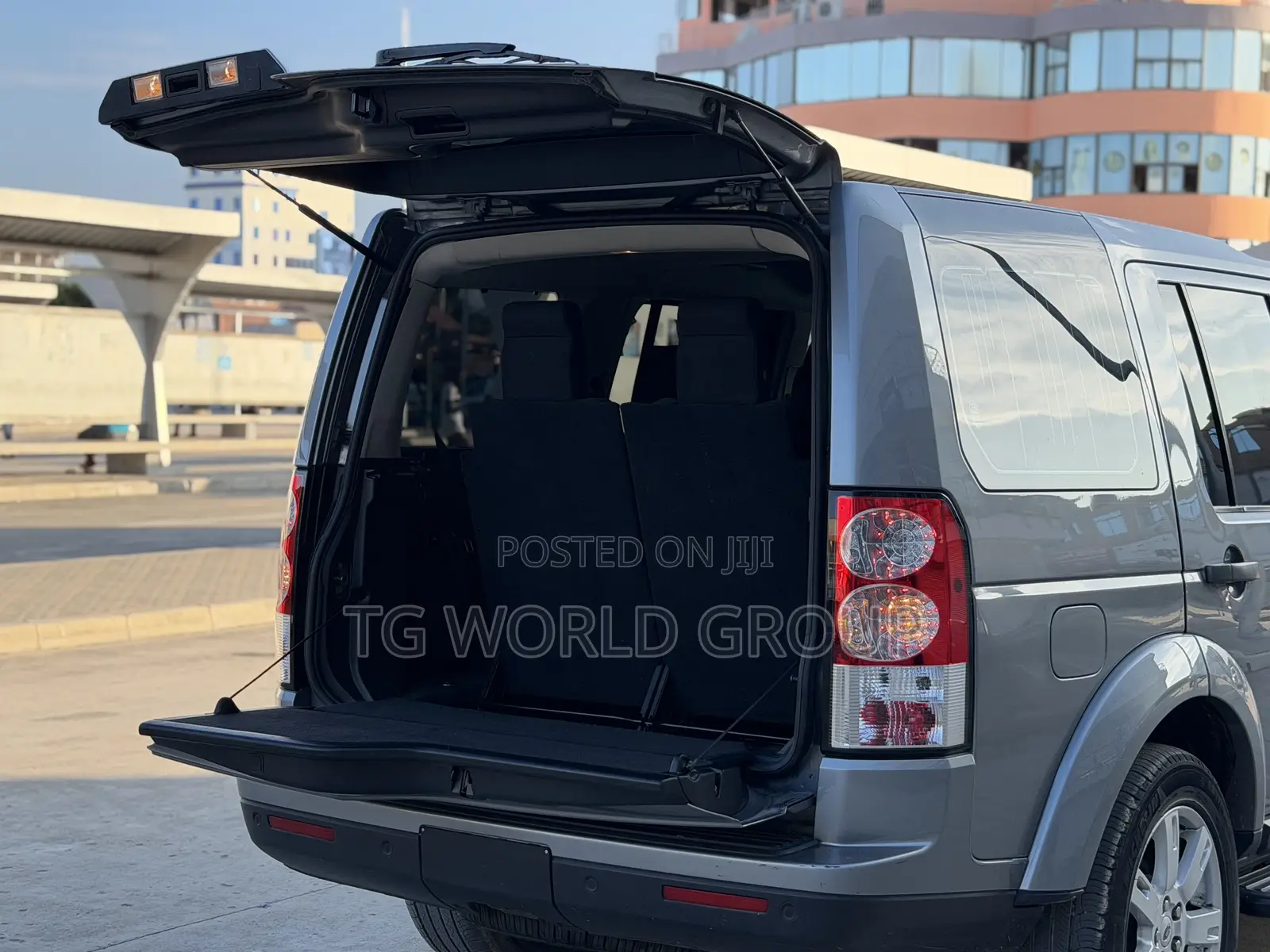 Land Rover Discovery 2012 Gray