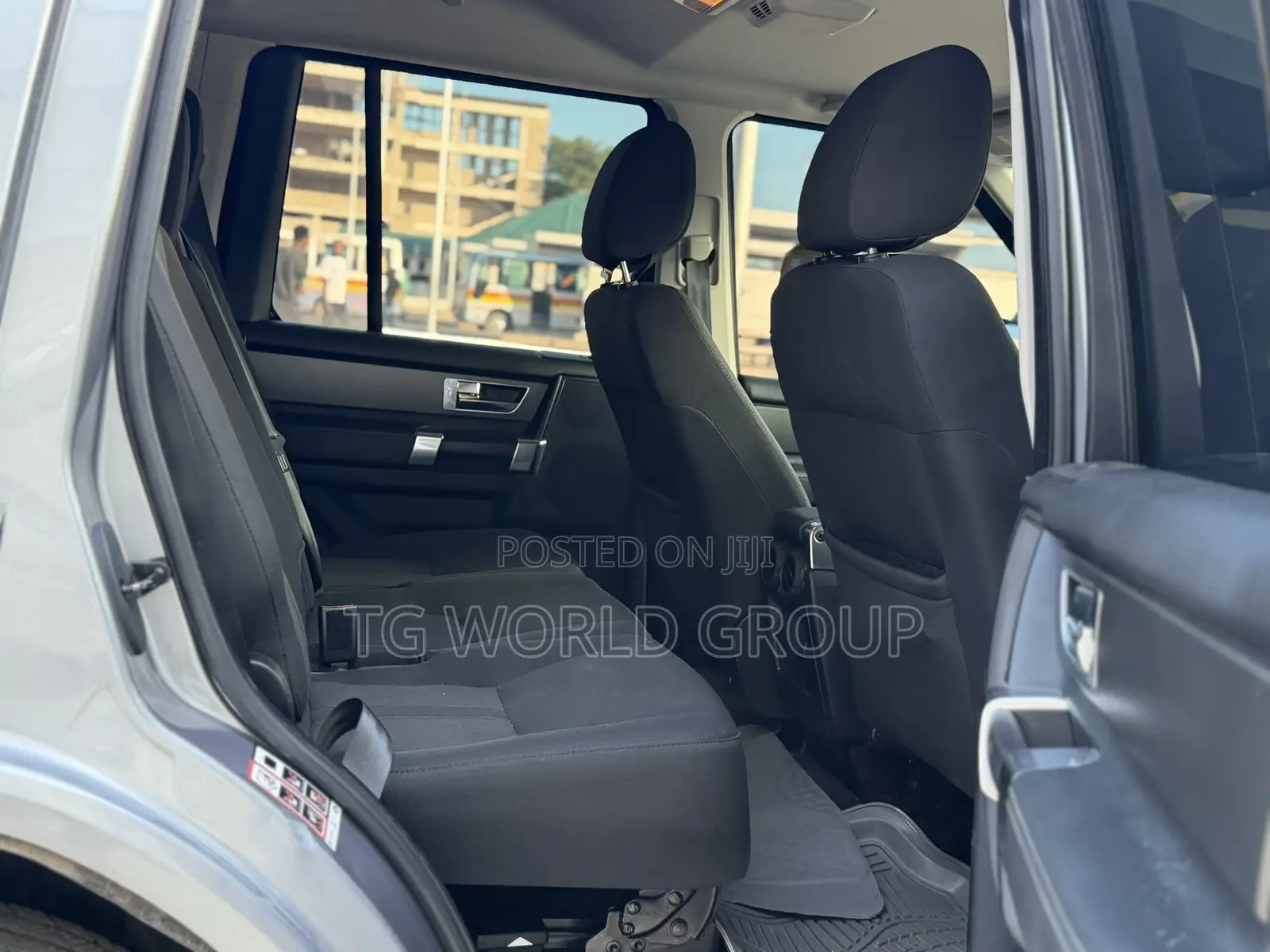 Land Rover Discovery 2012 Gray