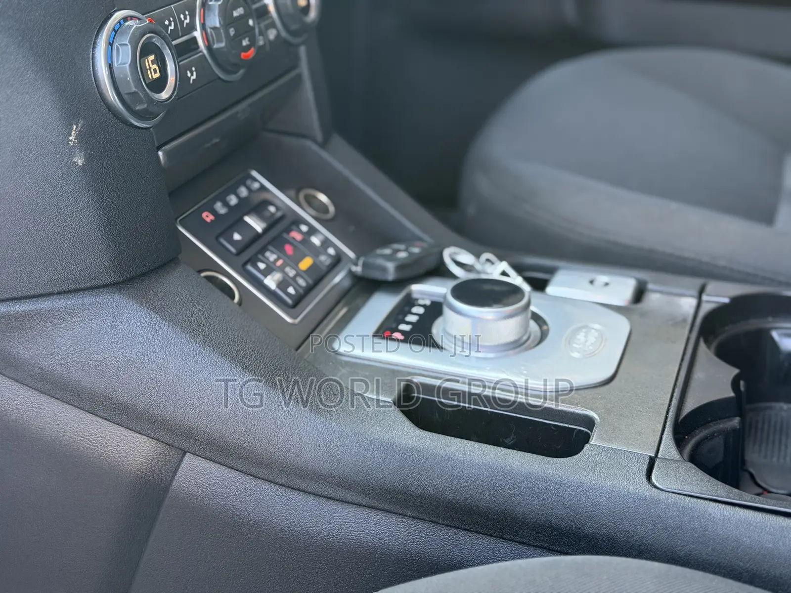 Land Rover Discovery 2012 Gray