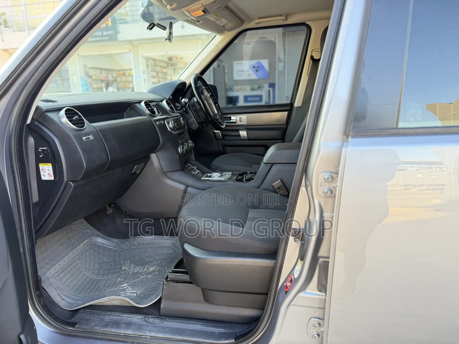 Land Rover Discovery 2012 Gray