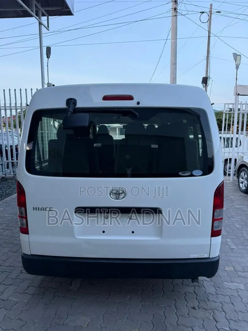 Toyota HiAce 2014 White